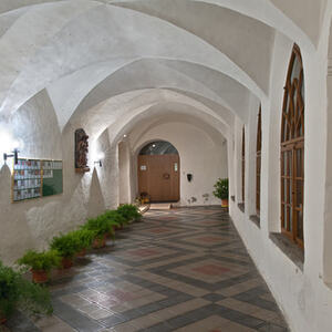 Kreuzgang unserer Kirche