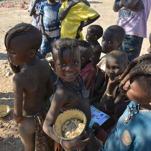 Hauptnahrungsmittel der Himba ist Mais Papp
