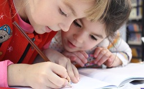 Hilfe des Katholischen Familienverbandes zum Schulbeginn