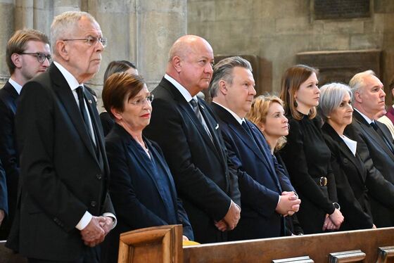 Persönlichkeiten aus der Politik beim Requiem für Papst Franziskus