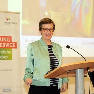 Leonora Leitl: Kreative Konkurrenz? Ein kritischer Umgang mit der KI in der Bilderbuchkunst